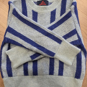 타오 니트 티셔츠