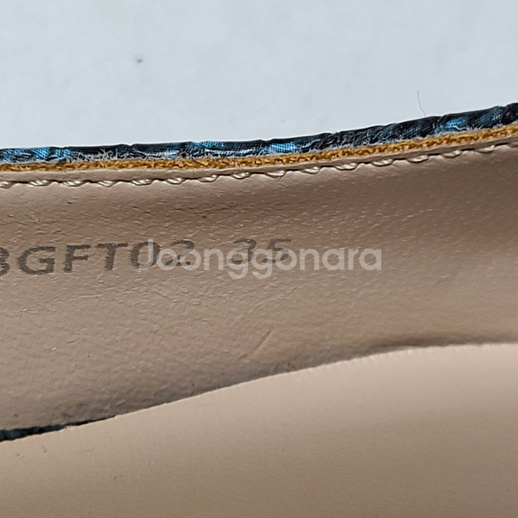 (무료배송) 225mm 지니킴 플랫 여성단화 (미사용)--9