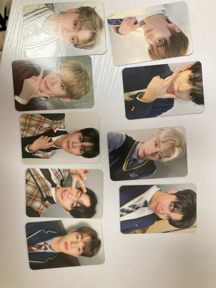 제로베이스원 스쿨룩스 포카 이미지