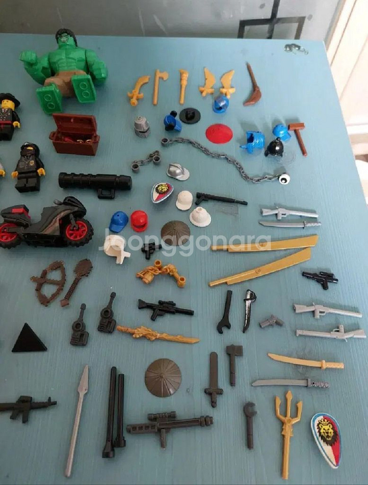 (정품)옛날 레고 피규어들 각종무기들 일괄 판매합니다--3