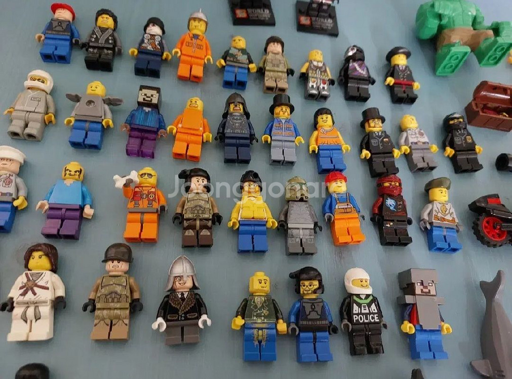 (정품)옛날 레고 피규어들 각종무기들 일괄 판매합니다--2