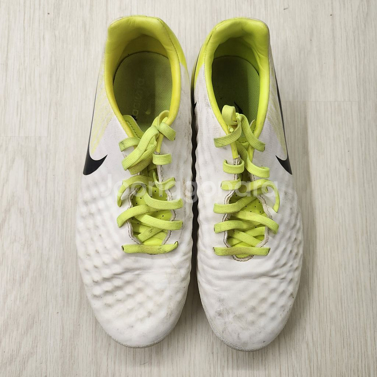 250 나이키 마지스타 온다2 축구화--1