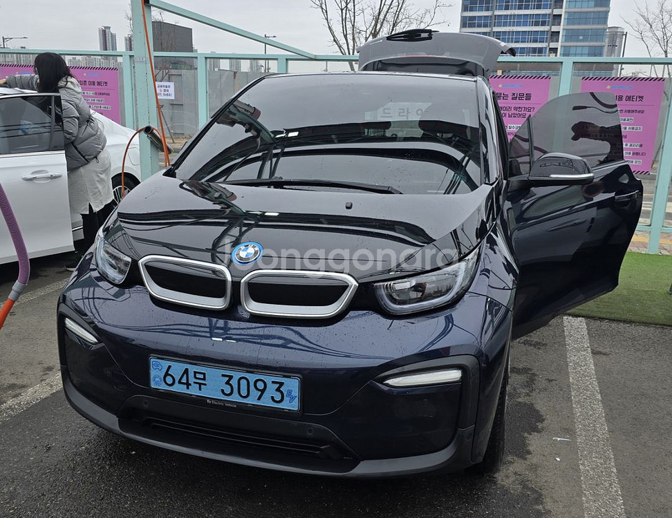 BMW i3 룩스 120암페어 3세대 전기차--1