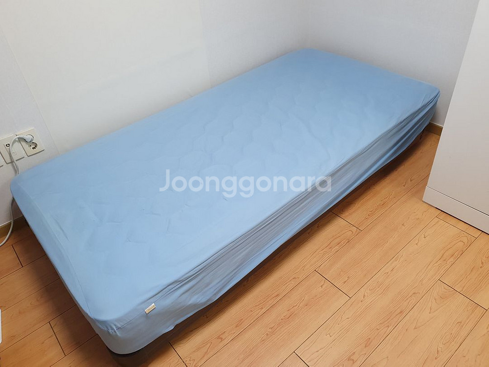 LG TV, 컴퓨터책상, ACE침대프레임, 브라인드--2