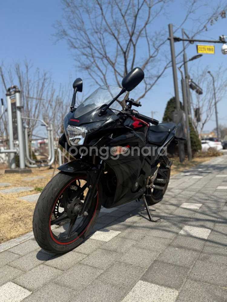 2015년식 cbr125 검정색 팝니다.--0