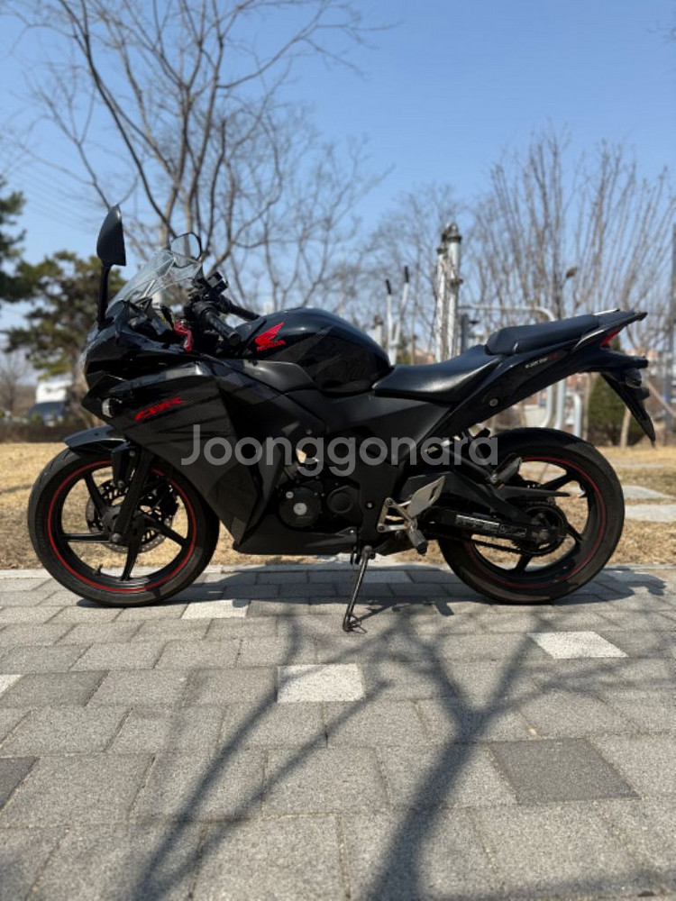 2015년식 cbr125 검정색 팝니다.--1