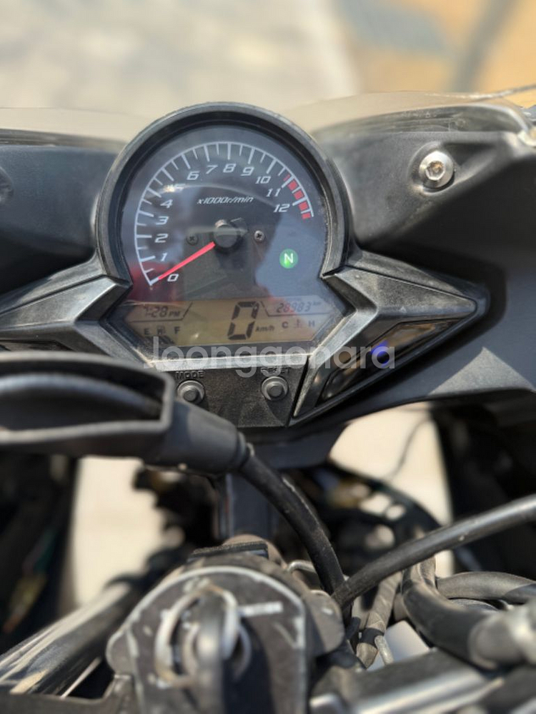 2015년식 cbr125 검정색 팝니다.--6