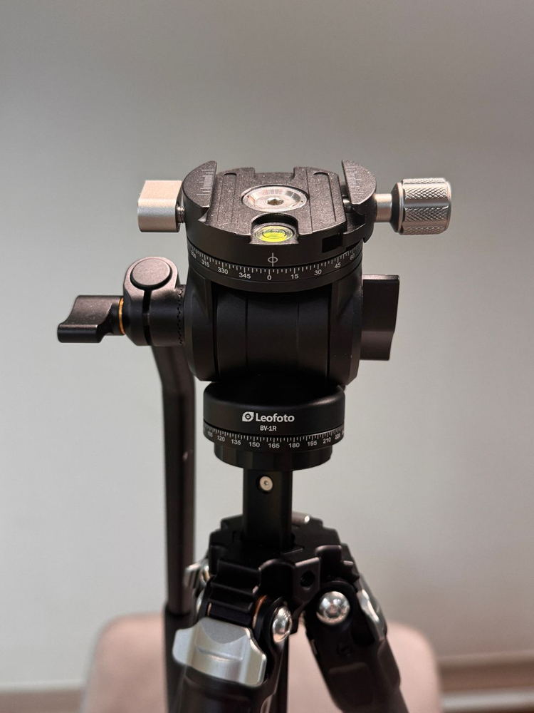 레오포토 미스터Y 블랙 + 레오포토 유압식 비디오헤드 이미지