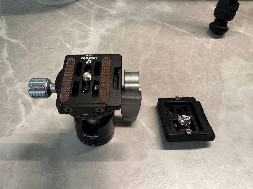 레오포토 미스터Y 블랙 + 레오포토 유압식 비디오헤드 이미지