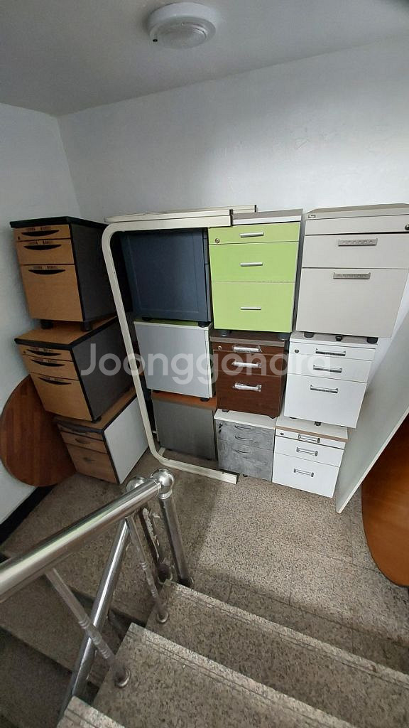 파티션,책상,의자,원탁,회의테이블,이동서랍장,칠판,책장--6