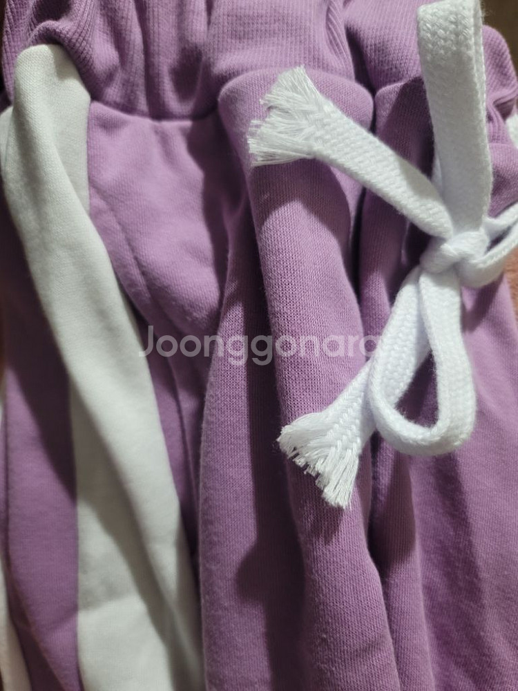 한 번만 입고 한 번도 안 입은 바지 싸게 사가세용--1