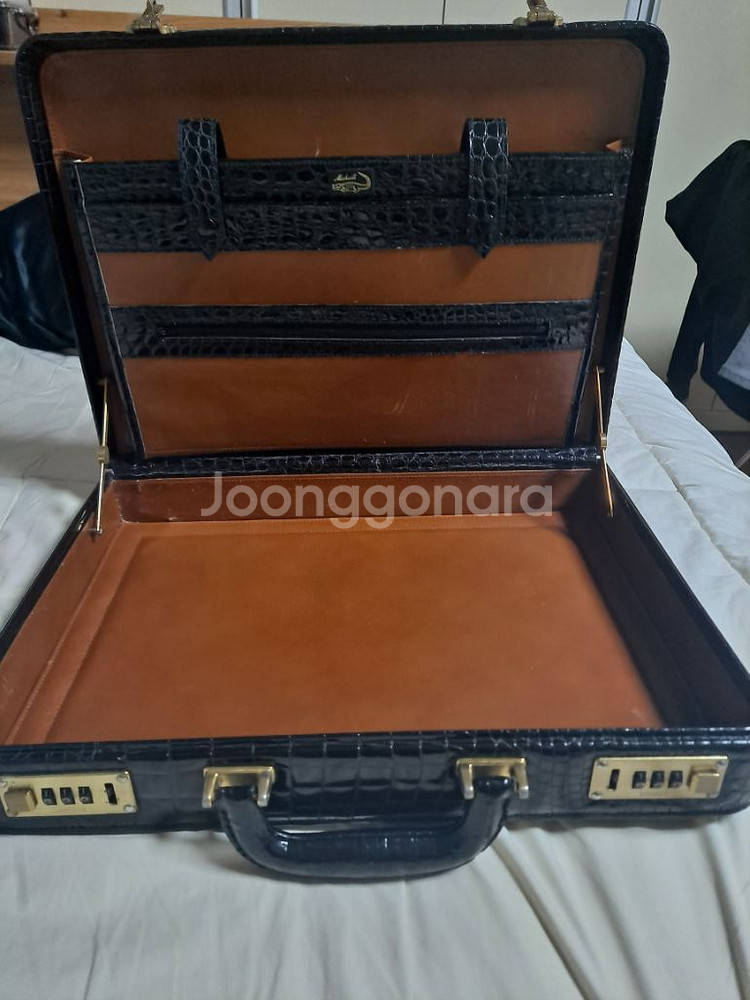 정가 700 악어 가방 브리프케이스--2