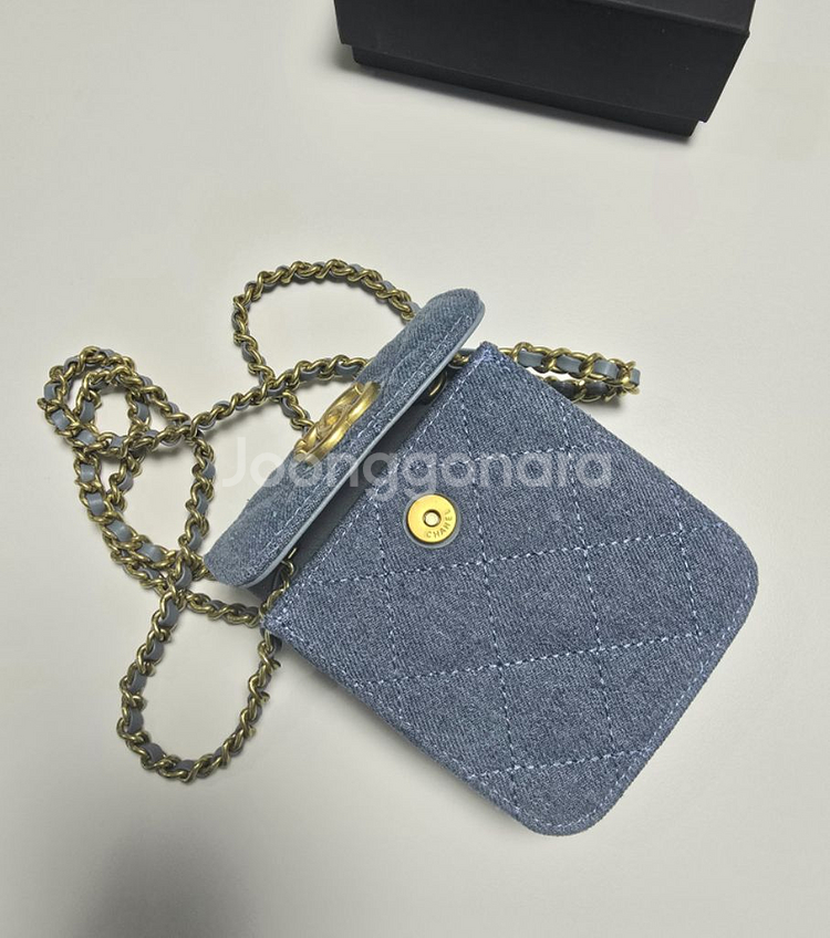 새제품 샤넬 데님파우치백 VIP GIFT--2