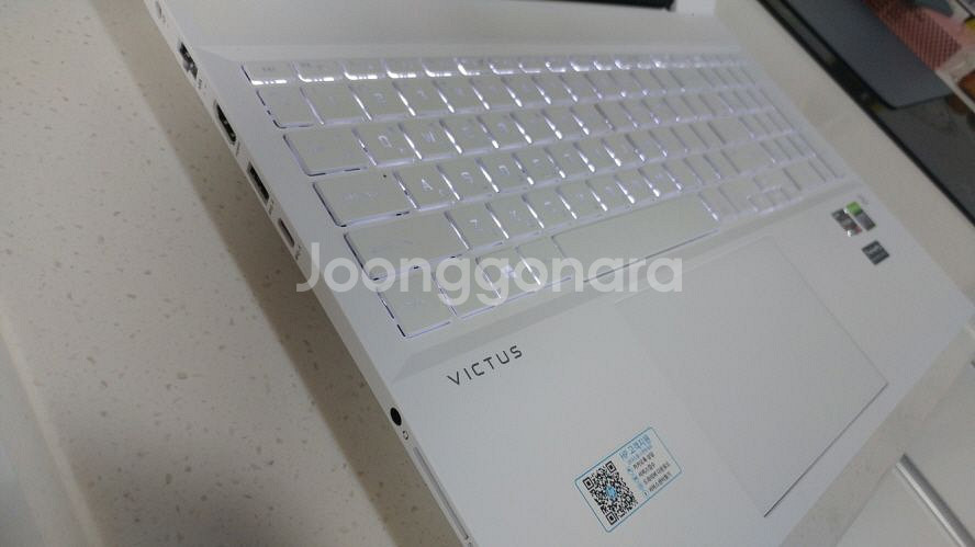 HP 풀업 빅터스 화이트 게이밍 노트북/RTX3050--5