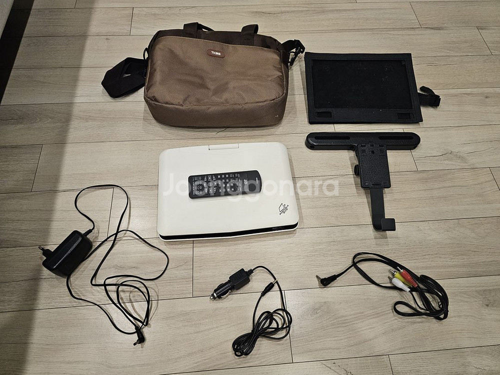 DVD-10900D 휴대용 DVD플레이어--1