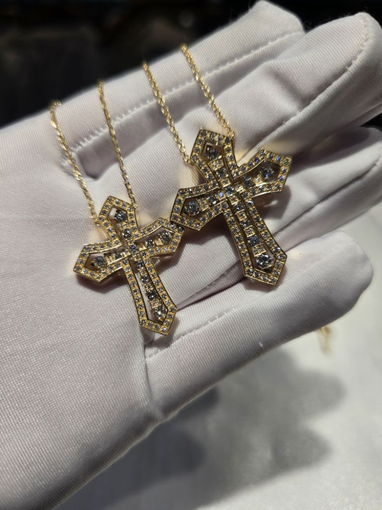 18K GOLD 옐로우골드 D 벨에포크 크라운 L목걸이--1