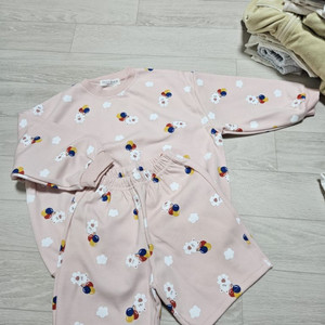 유아동 데일리베베 맨투맨 반바지 세트 L (새상품)