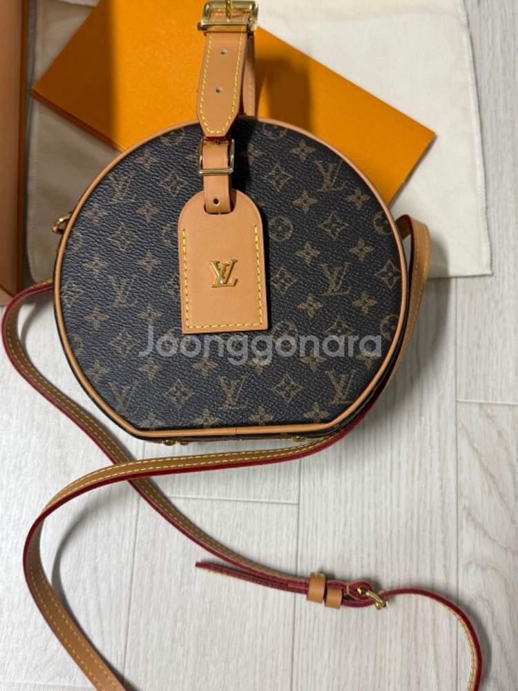 루이비통 탬버린백--2