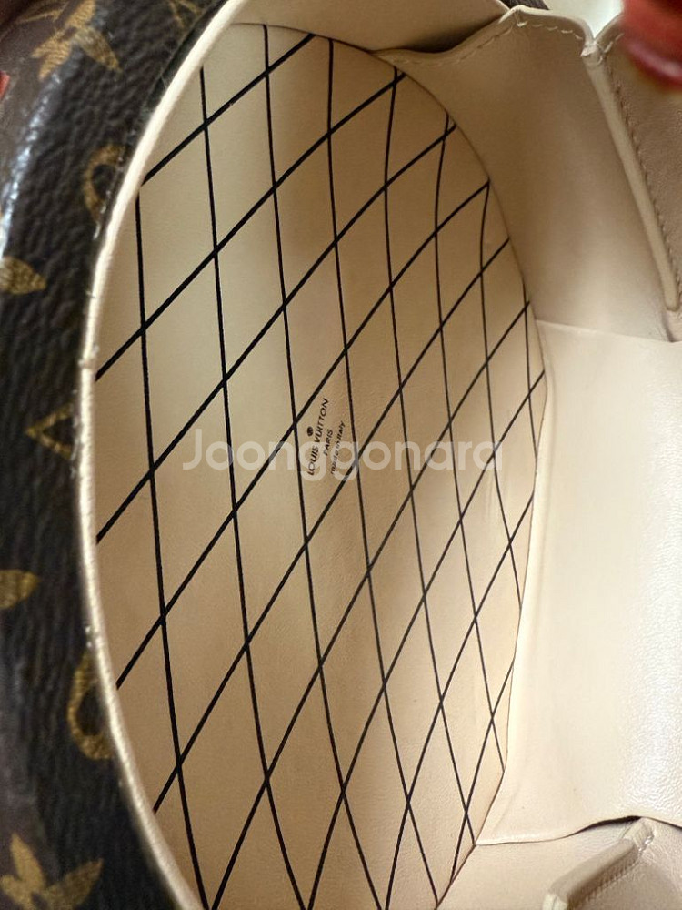 루이비통 탬버린백--4