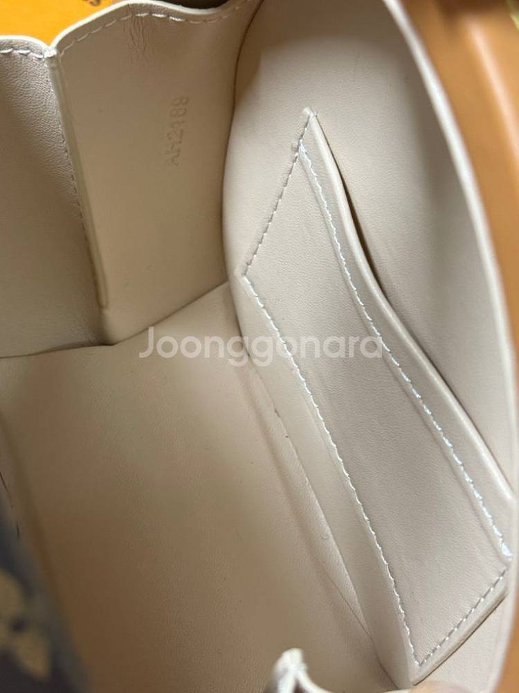 루이비통 탬버린백--5