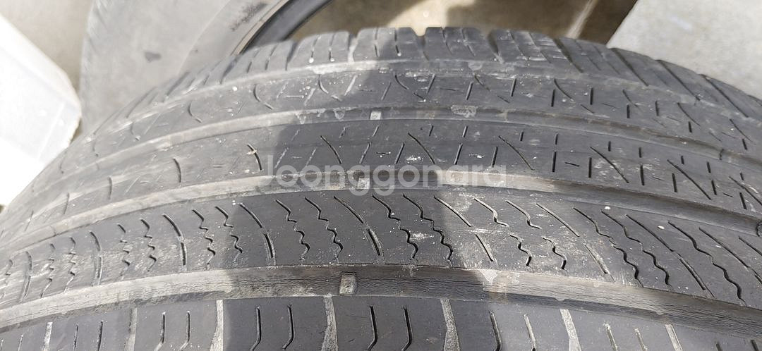 피렐리 245 50R18 중고 타이어 2개 팝니다--3