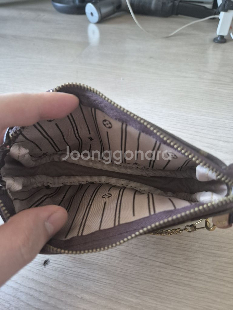 루이비통 미니 포셰트 백 파우치--1