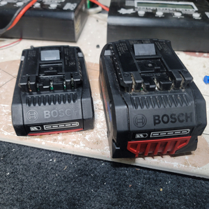 밀워키디월트보쉬마끼다힐티배터리