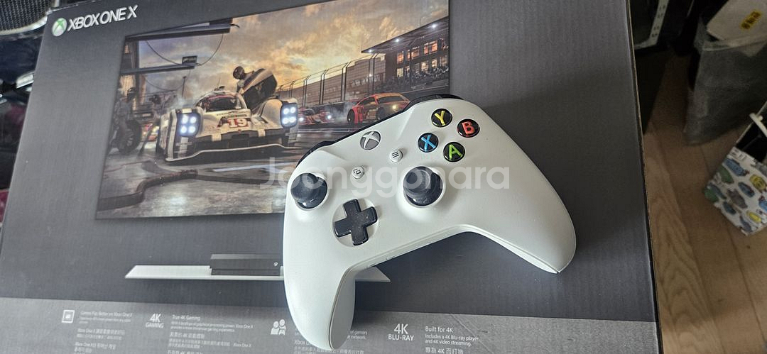 xbox one x 팝니다.--0