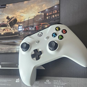 xbox one x 팝니다.