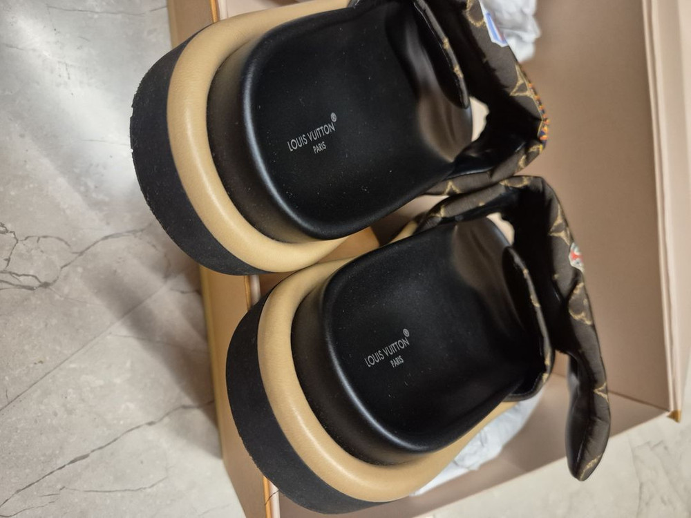 정품 루이비통 슬리퍼 37사이즈 이미지