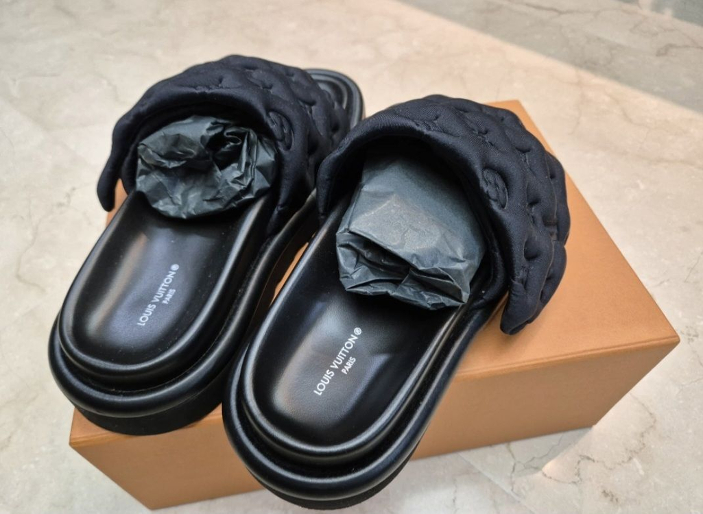 정품 루이비통 슬리퍼 블랙 37사이즈 이미지