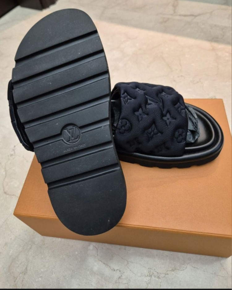 정품 루이비통 슬리퍼 블랙 37사이즈 이미지
