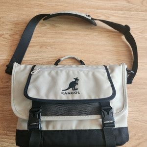 캉골 메신저백