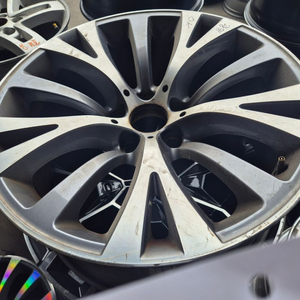 BMW 5GT 19인치휠 앞에꺼 딱 1개