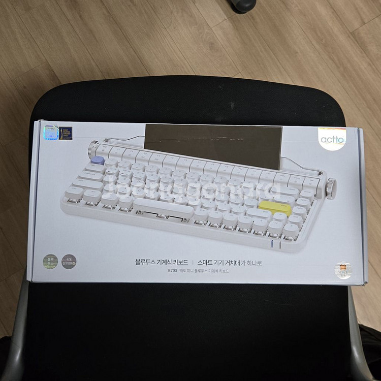 엑토 블루투스 타자기 키보드 (B703BWG 개봉품)--0