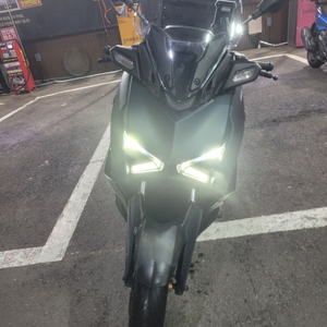 2024 XMAX 300