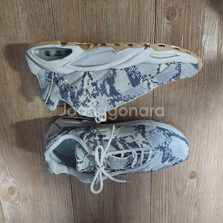 드레이크 녹타 x 나이키 핫 스텝 에어 테라 255--2