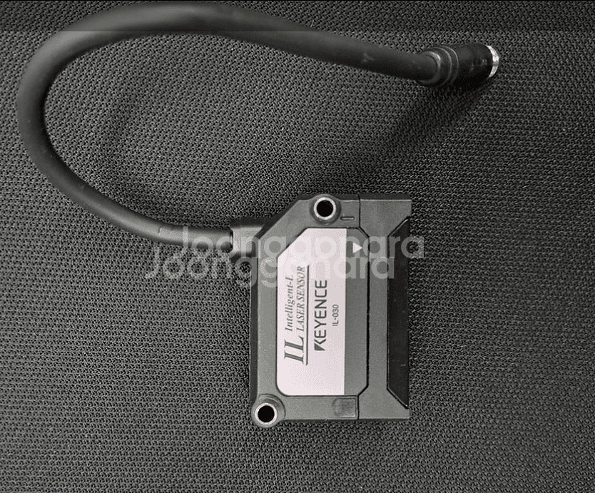 Keyence IL-030 레이저 변위센서--0