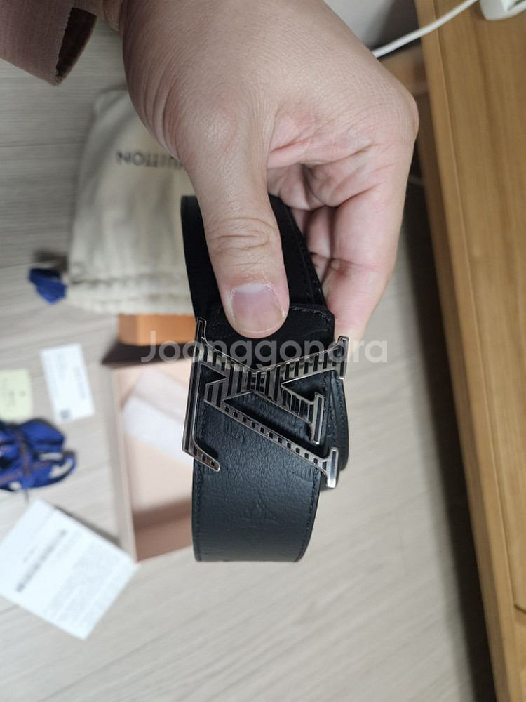 백화점에서 구매한 루이비통 정품 벨트 판매합니다--2