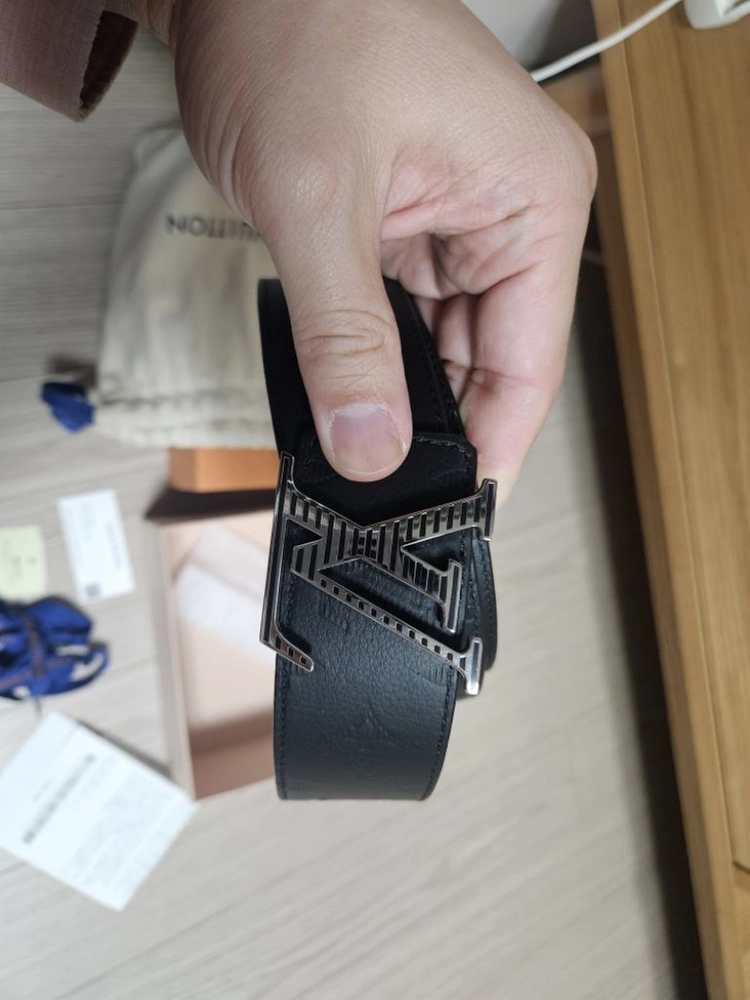 백화점에서 구매한 루이비통 정품 벨트 판매합니다 이미지