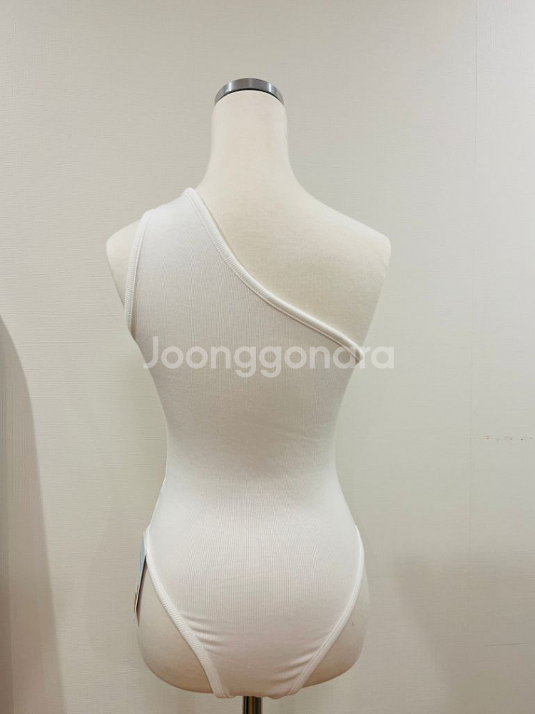 바디 슈트--1
