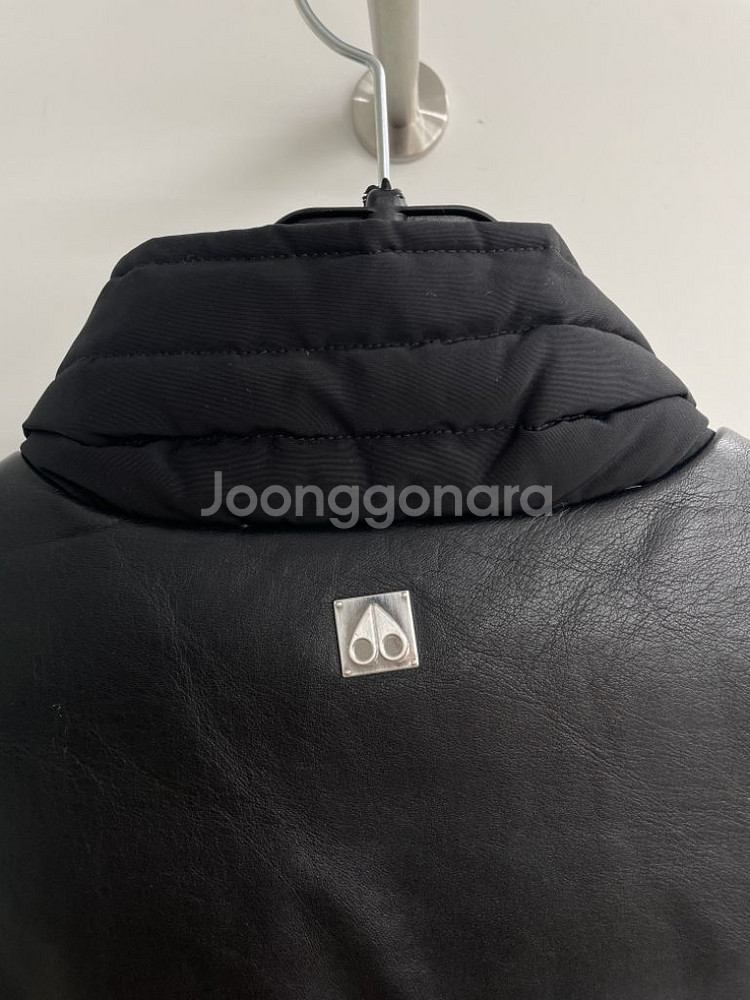 무스너클 경량 패딩조끼--6
