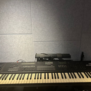 롤랜드 JV1000