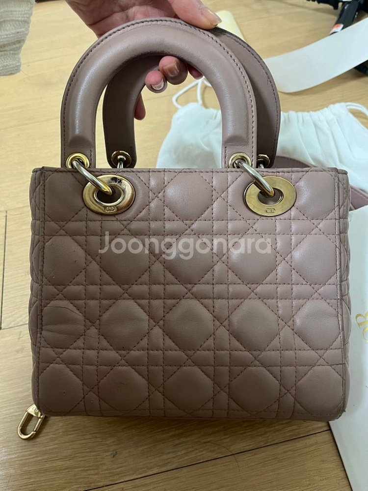 디올 레이디백 스몰 램스킨--1
