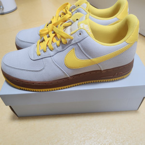 나이키 에어포스1 07 txt라이트본투어 옐로우 290