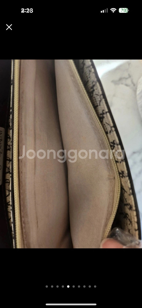 정품 입생로랑 가죽 클러치백--4