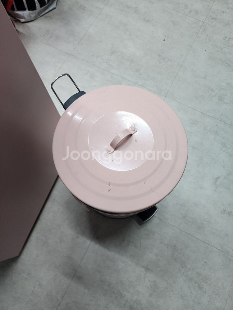 핑크 철제 쓰레기통--1