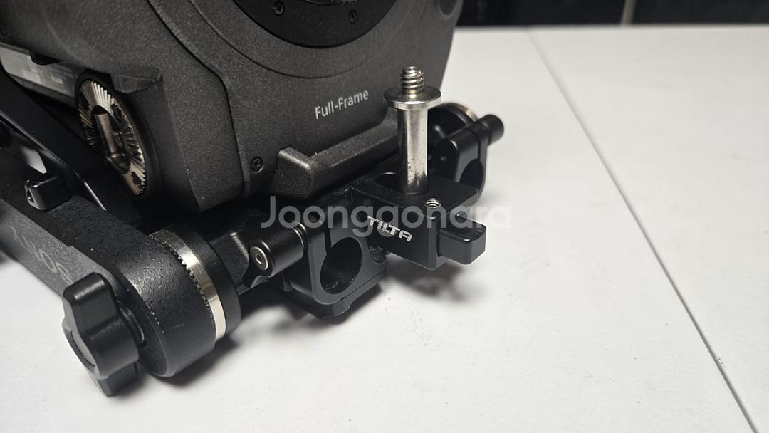 SONY FX9 TILTA CAGE 포함 판매합니다--3