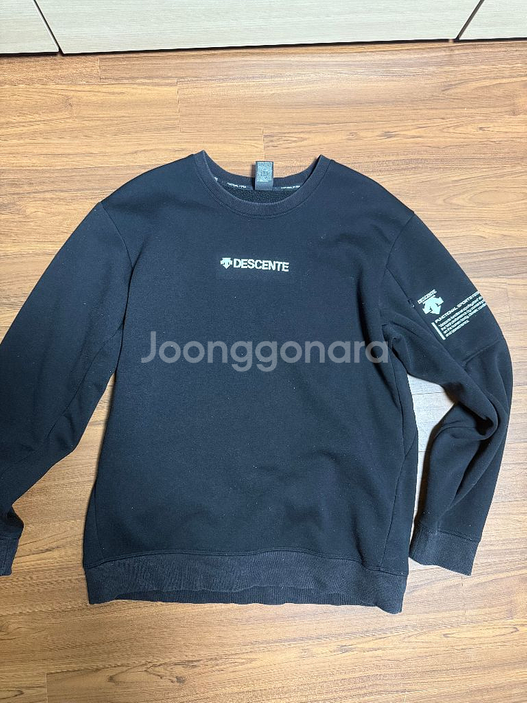 데상트 맨투맨 110 팝니다--0