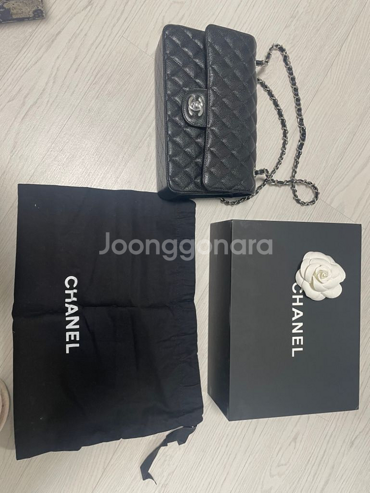 샤넬 클래식 캐비어 미듐 은장 (내장칩)--3